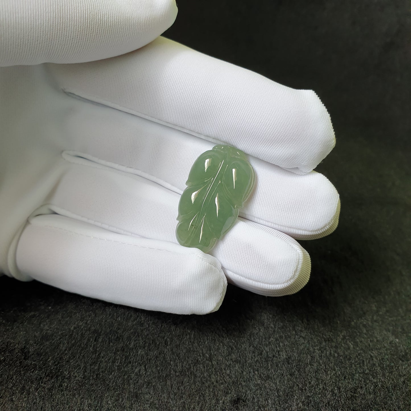Love Jadeite Natural Myanmar Burma Type A Jadeite Jade Leaf Jewelry Pendant Jewellery 爱翡阁缅甸天然A货翡翠叶子吊坠珠宝首饰 PLF98472