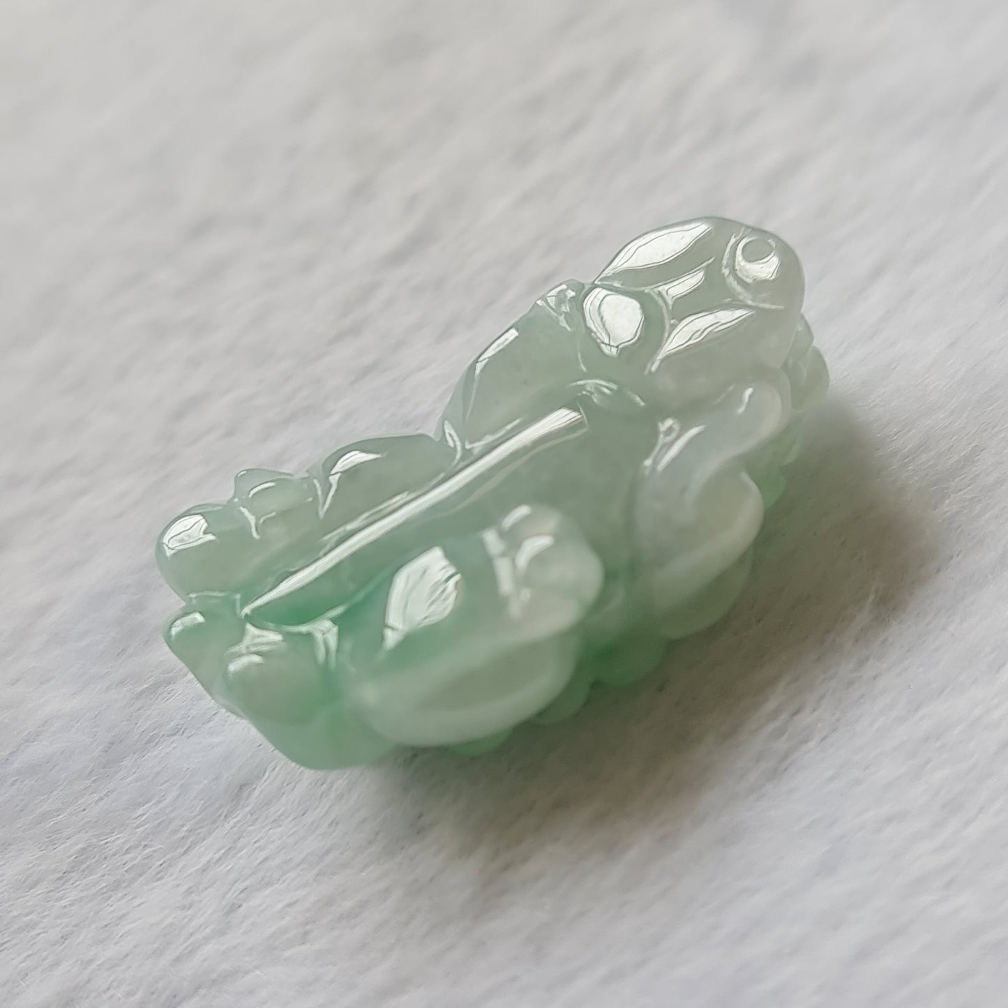 淡绿翡翠貔貅吊坠 (Type A Light Green Jadeite Jade PiXiu Pendant) PPX09051