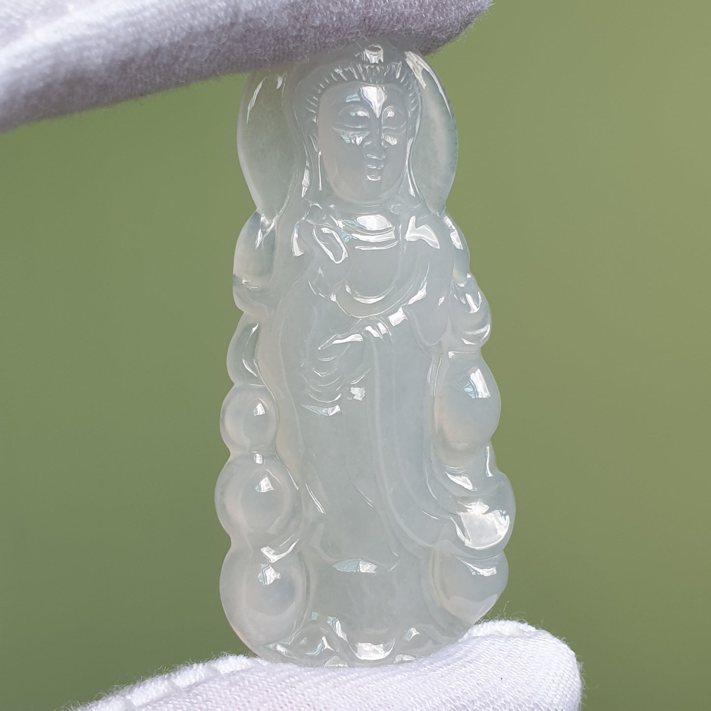 Natural Grade-A Guan Yin jade pendant for protection – Love Jadeite Singapore