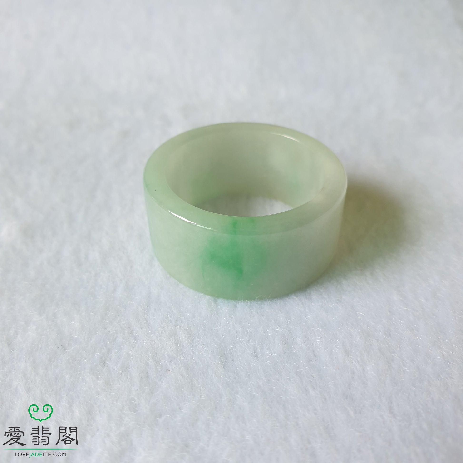 Size 32(Diameter 23.1mm) Myanmar Natural Type A Green Jadeite Jade Singapore Male Men Thumb Ring (缅甸天然A货飘绿翡翠男性男士新加坡扳指) RPJ98668