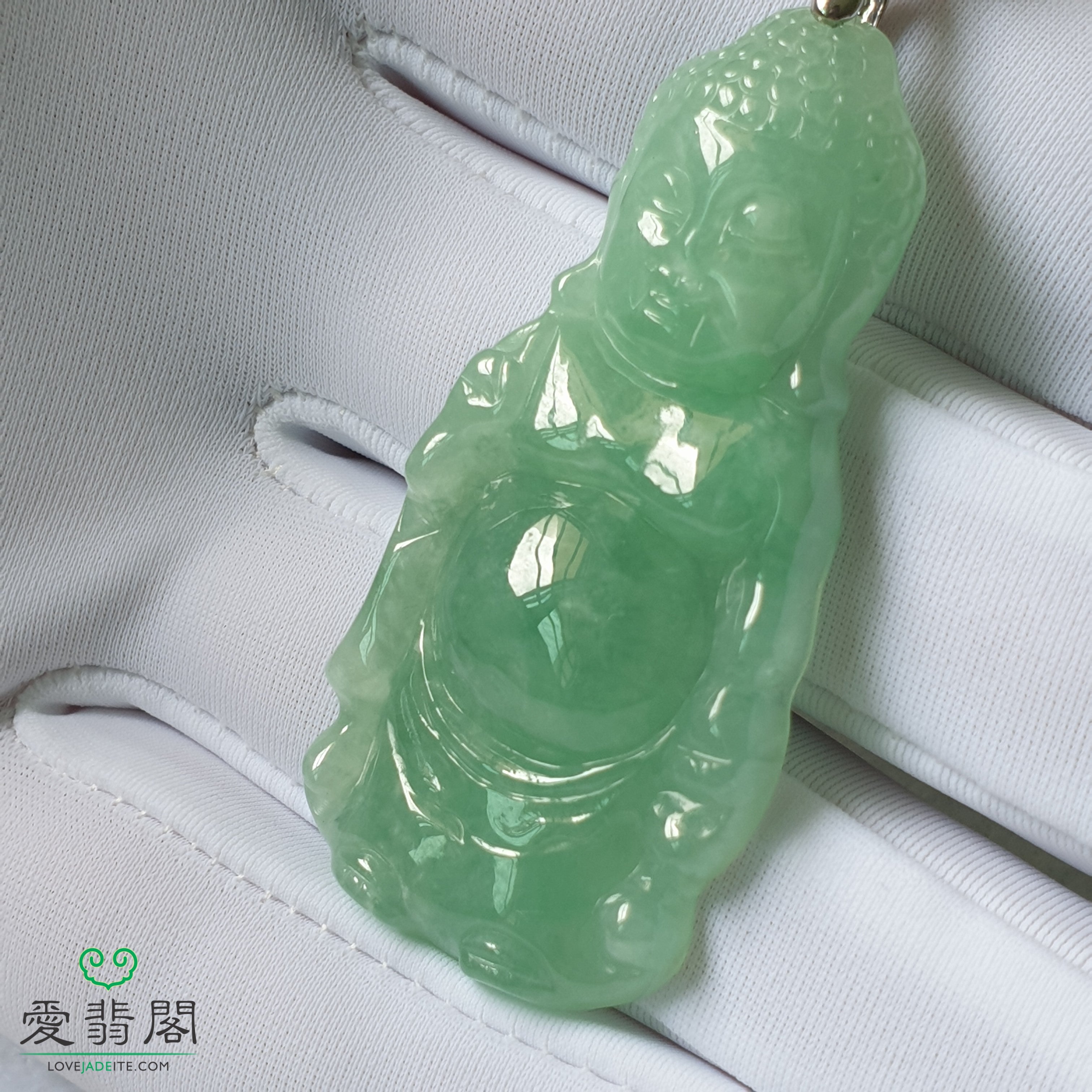 Family blessings jade pendant – Grade-A jadeite