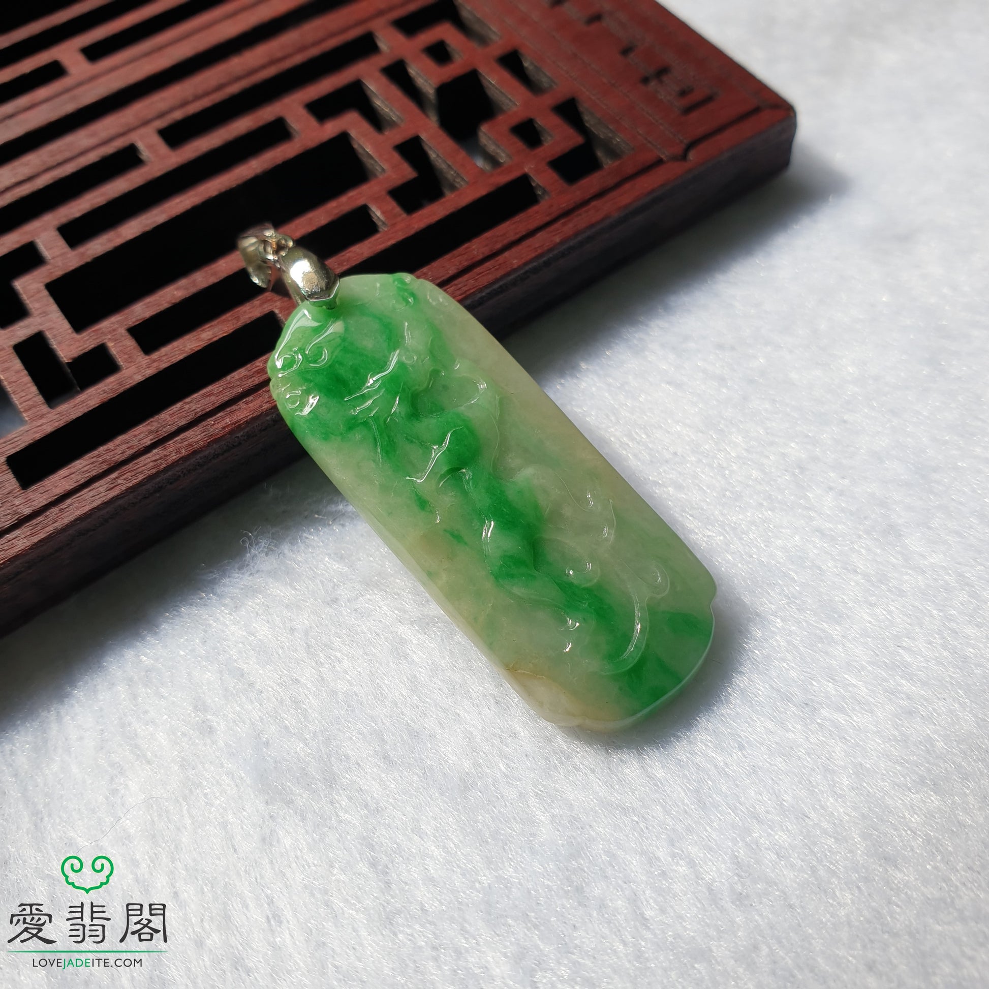 Myanmar Natural Type A Green Jadeite Jade Ancient Dragon Pendant Singapore Unisex Jewelry 缅甸天然A货绿翡翠仿古龙新加坡吊坠首饰 PDG98475