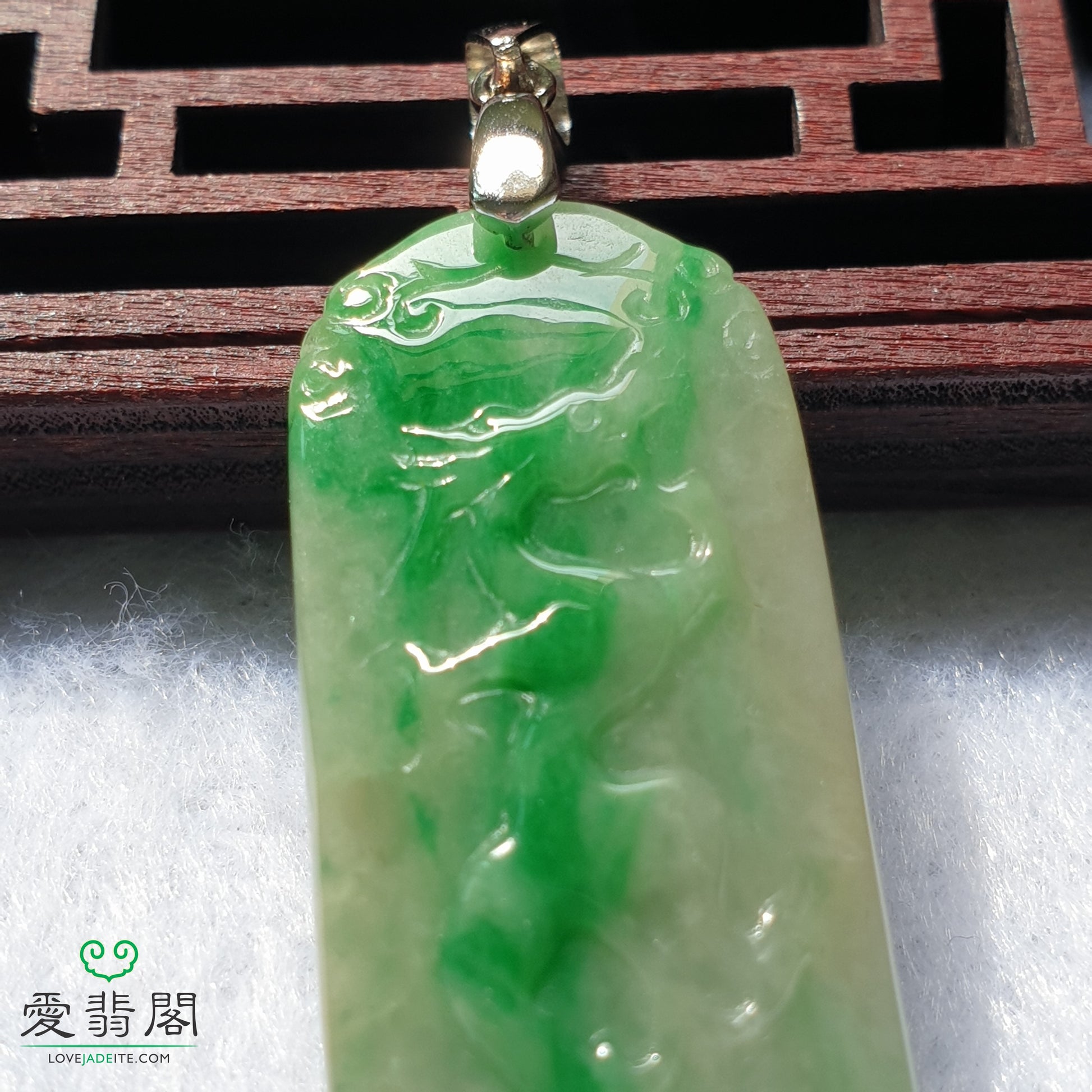 Myanmar Natural Type A Green Jadeite Jade Ancient Dragon Pendant Singapore Unisex Jewelry 缅甸天然A货绿翡翠仿古龙新加坡吊坠首饰 PDG98475