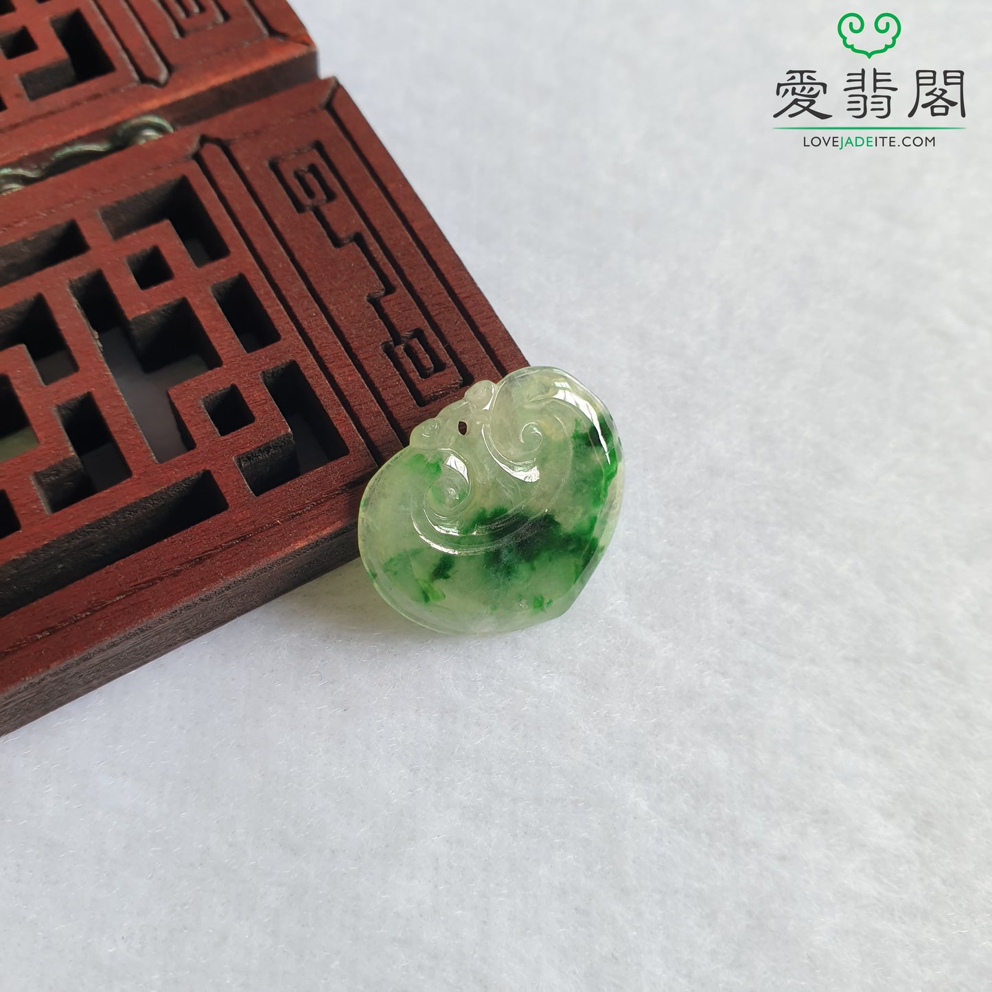 Love Jadeite Natural Myanmar Burma Type A Green Jadeite Jade Ru Yi RuYi Jewelry Pendant Jewellery in Singapore 新加坡爱翡阁缅甸天然A货绿翡翠如意吊坠首饰