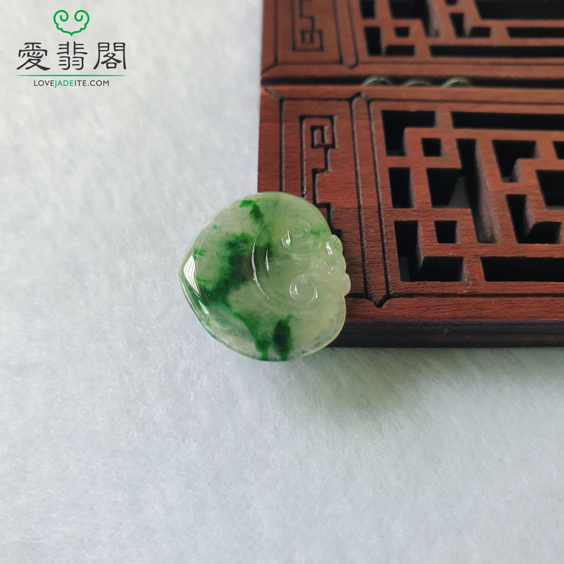 Love Jadeite Natural Myanmar Burma Type A Green Jadeite Jade Ru Yi RuYi Jewelry Pendant Jewellery in Singapore 新加坡爱翡阁缅甸天然A货绿翡翠如意吊坠首饰