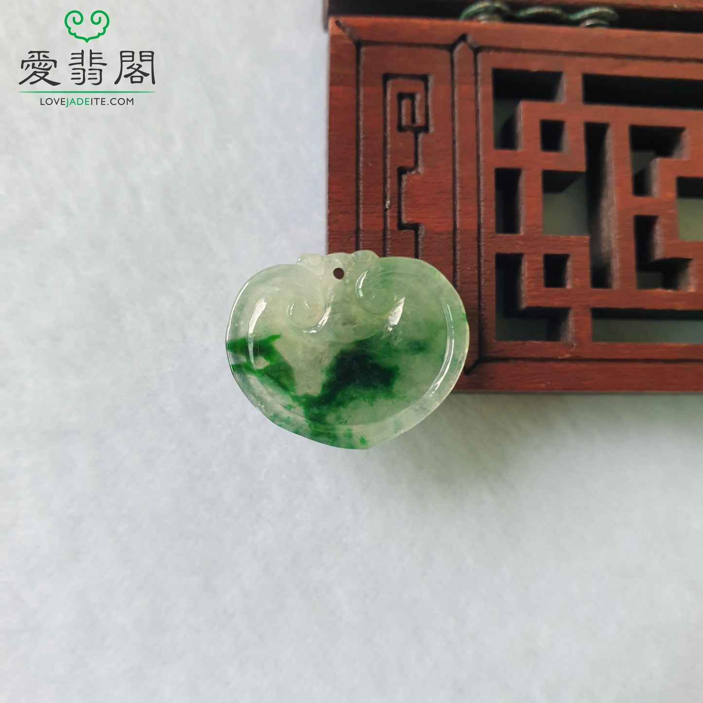 Love Jadeite Natural Myanmar Burma Type A Green Jadeite Jade Ru Yi RuYi Jewelry Pendant Jewellery in Singapore 新加坡爱翡阁缅甸天然A货绿翡翠如意吊坠首饰