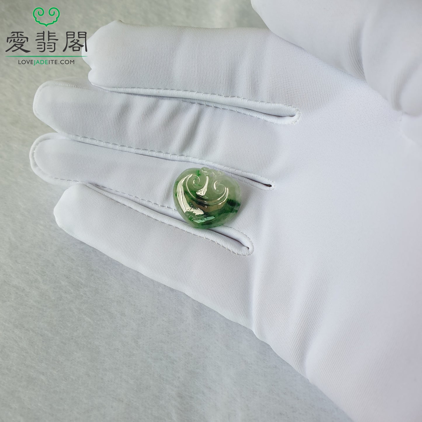 Love Jadeite Natural Myanmar Burma Type A Green Jadeite Jade Ru Yi RuYi Jewelry Pendant Jewellery in Singapore 新加坡爱翡阁缅甸天然A货绿翡翠如意吊坠首饰