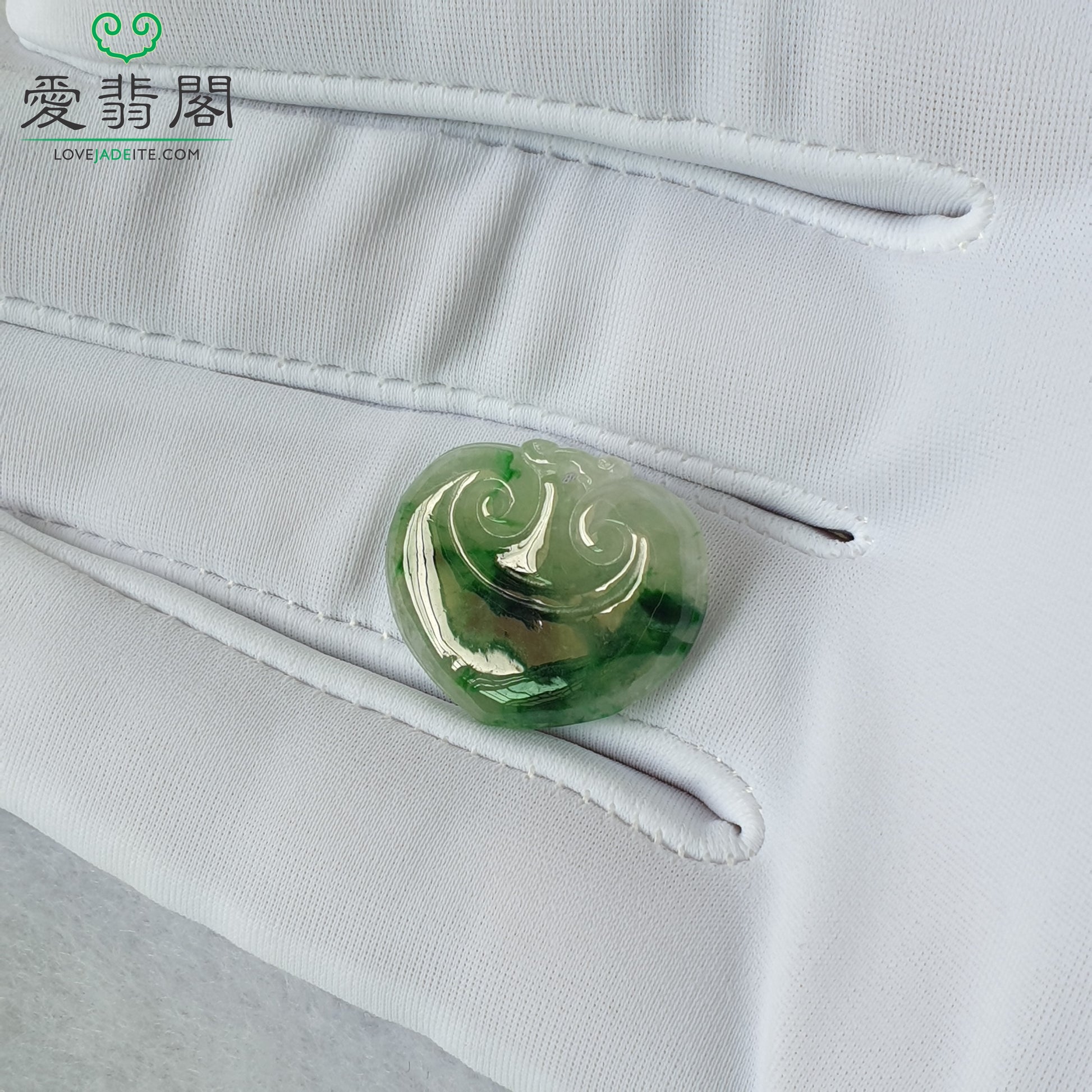 Love Jadeite Natural Myanmar Burma Type A Green Jadeite Jade Ru Yi RuYi Jewelry Pendant Jewellery in Singapore 新加坡爱翡阁缅甸天然A货绿翡翠如意吊坠首饰
