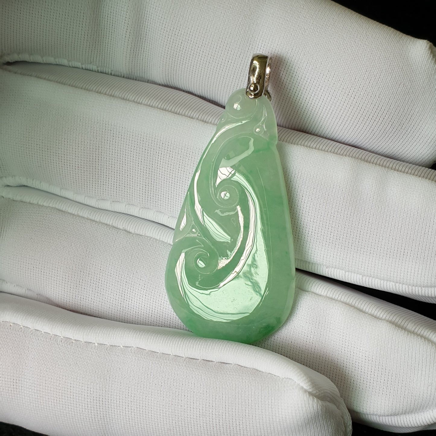 Type A Green Jadeite Jade RuYi Pendant (PRY49064)