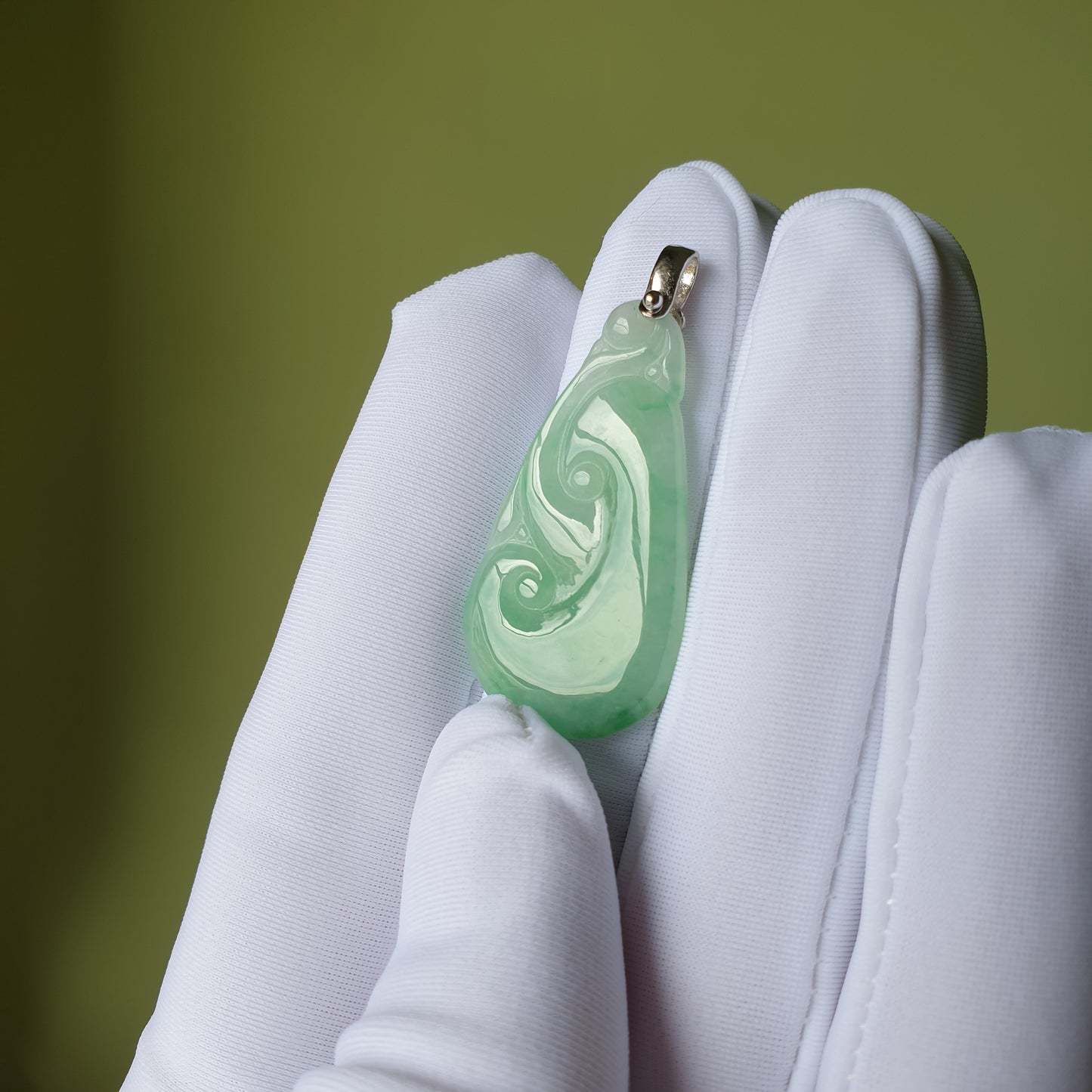 Type A Green Jadeite Jade RuYi Pendant (PRY49064)