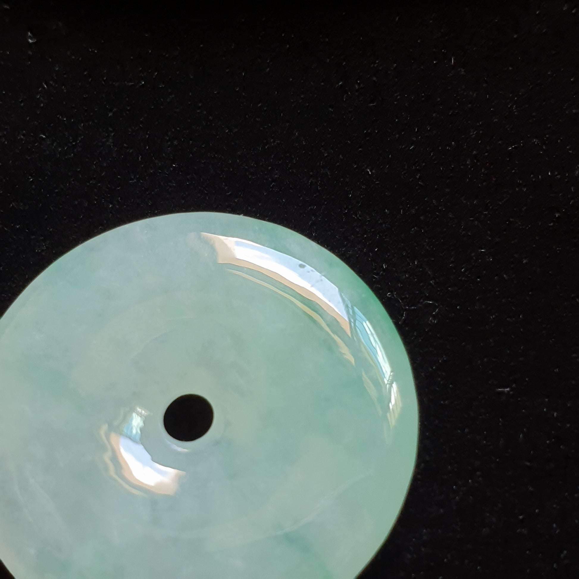 冰种绿花翡翠平安扣吊坠 (Type A Icy Jadeite Jade Donut/Ping An Kou Pendant) PDN31120