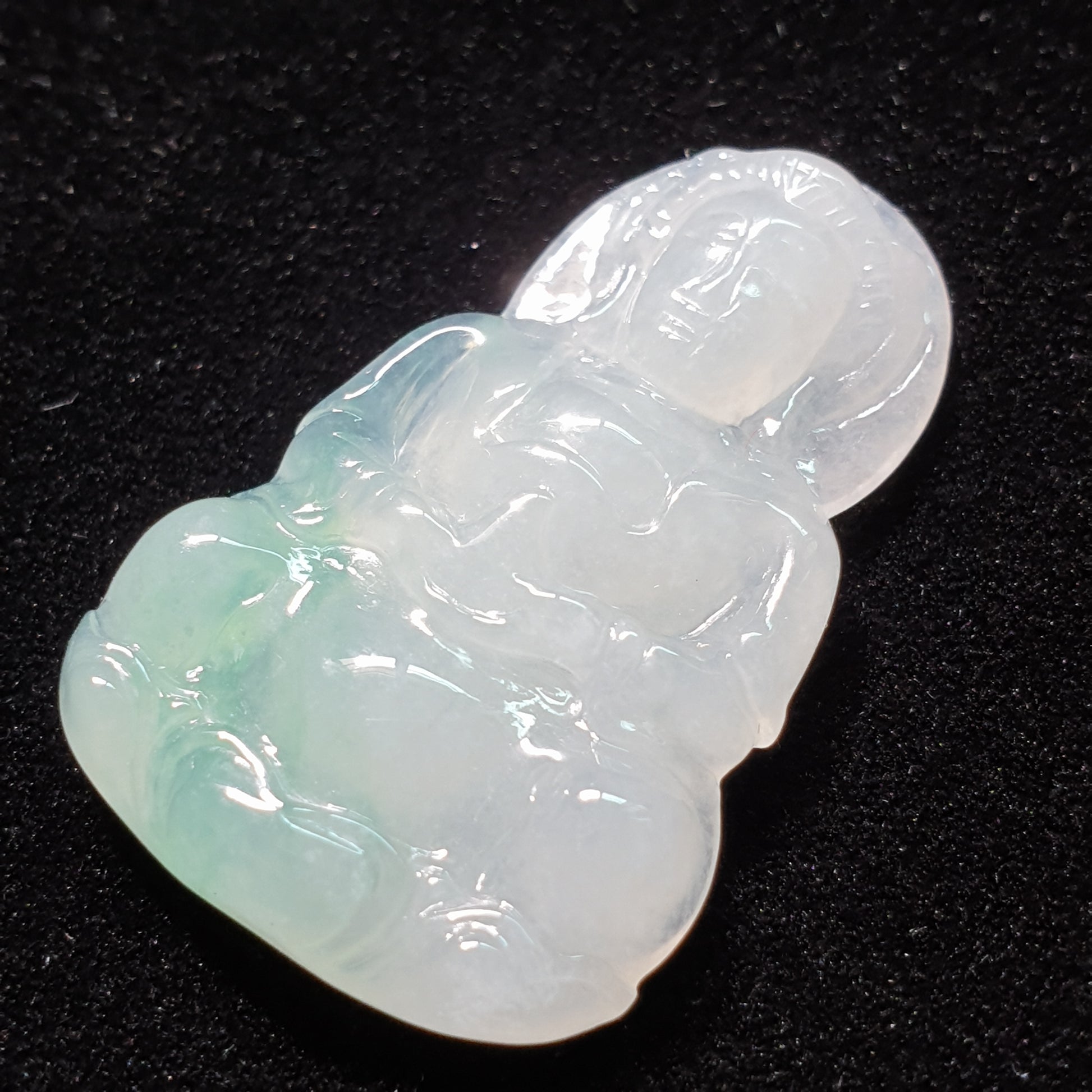 冰种飘绿色观音翡翠吊坠 (Type A Icy Jadeite Jade GuanYin Pendant) PGY15335