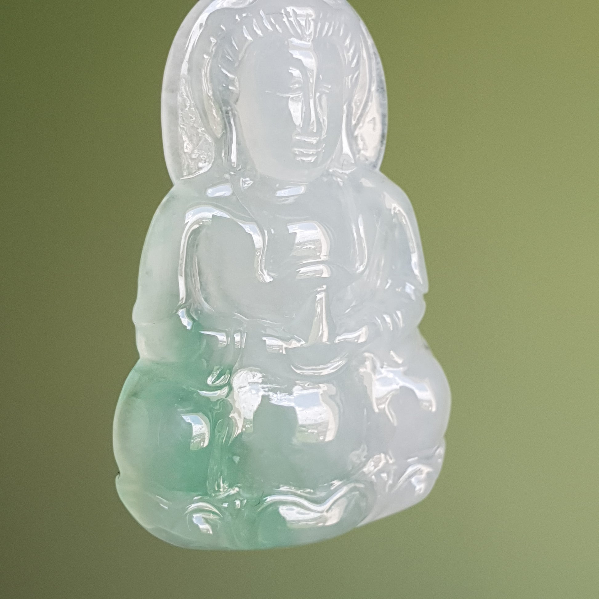 冰种飘绿色观音翡翠吊坠 (Type A Icy Jadeite Jade GuanYin Pendant) PGY15335