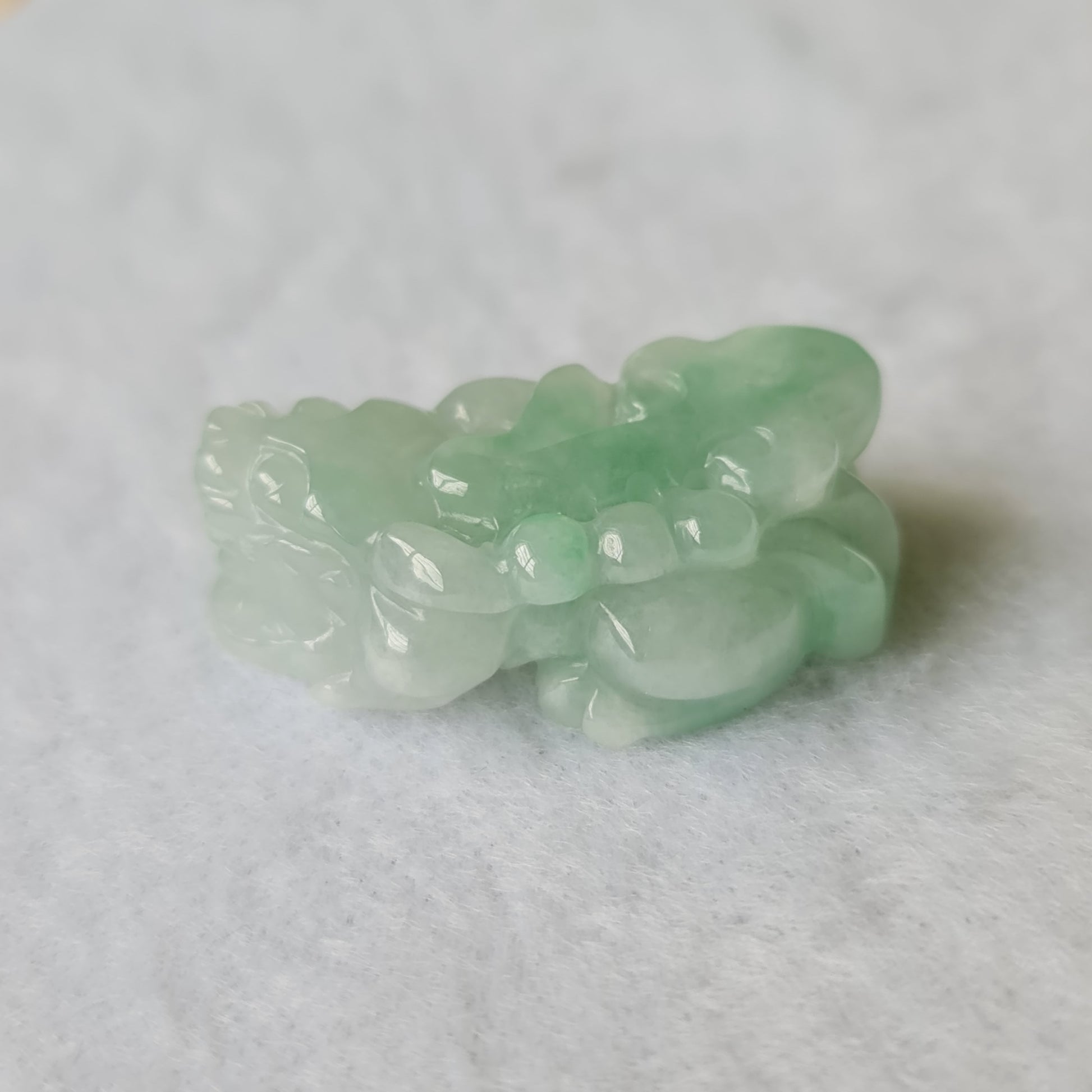 淡绿翡翠貔貅吊坠 (Type A Light Green Jadeite Jade PiXiu Pendant) PPX09051